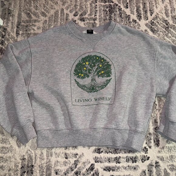 Urban Outfitters Small Cropped Crewneck Sweatshirt Tree Living Wisely Gray - Picture 3 of 11